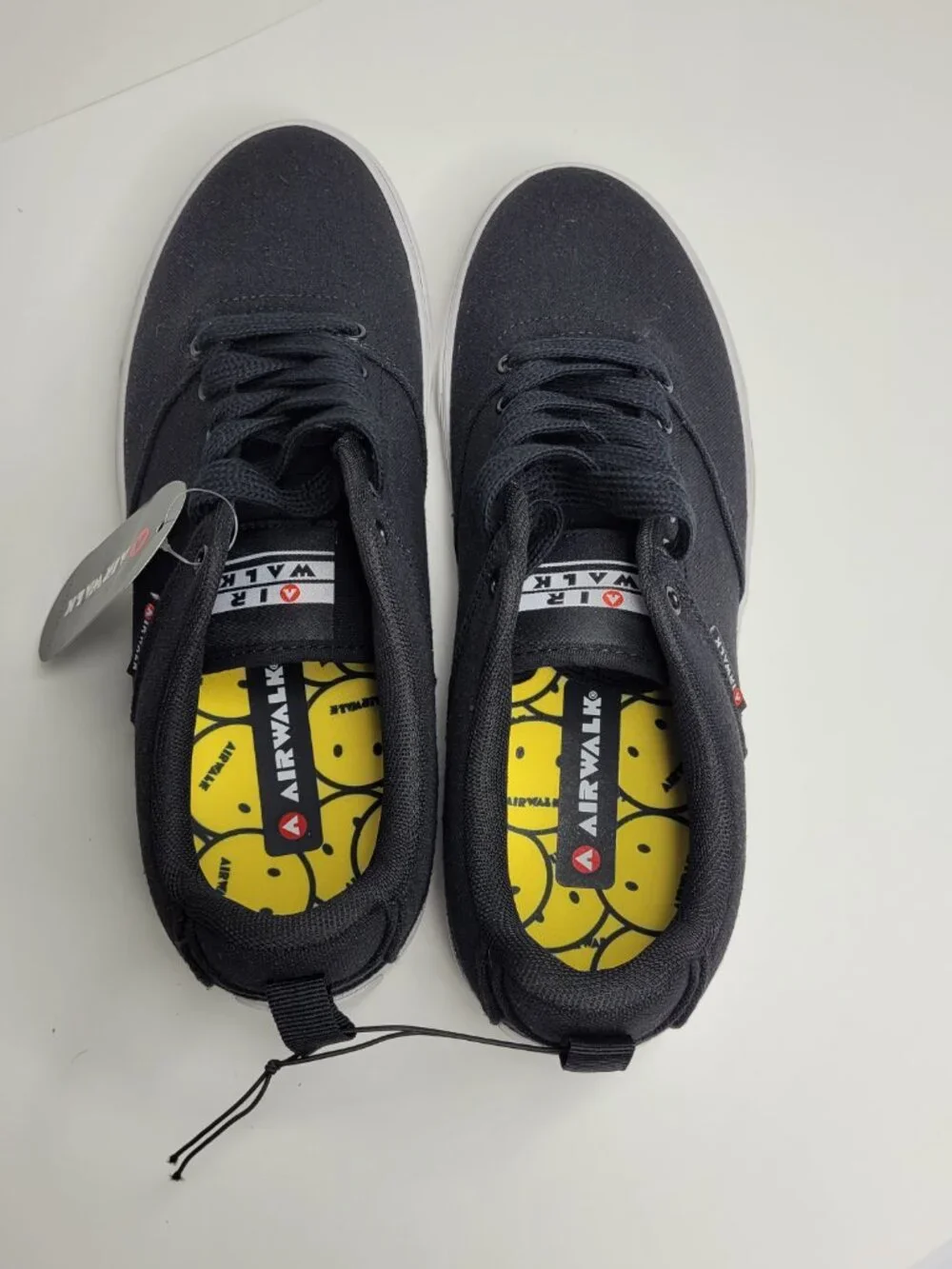 Airwalk men's black canvas casual skate lace up shoes size 11 NWT